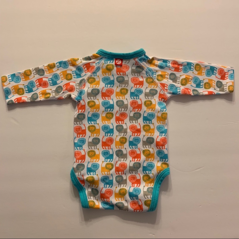 Zutano newborn crossover bodysuit with lions - Picture 4 of 5